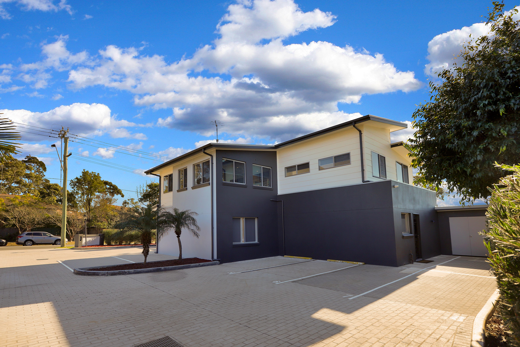 JG Dental exterior with parking